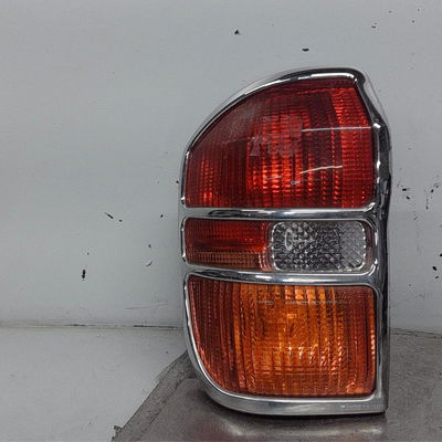 Feu arrière gauche Toyota RAV 4 II (_A2_) 2.0 4wd (aca21, aca20) (2000-2005)