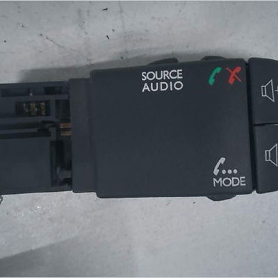 Commande autoradio Renault ESPACE IV (JK0-1_) 2.0 dci (jk01, jk02, jk1j, jk1k, jk1h) (2006)
