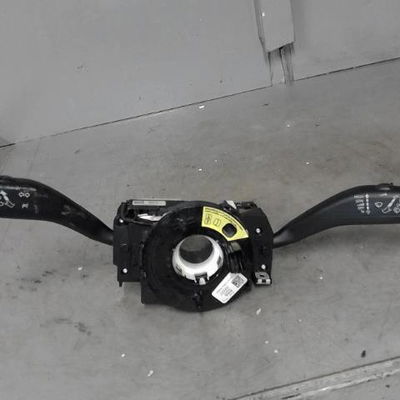 Interrupteur commande de frein a main Volkswagen POLO V (6R1, 6C1) 1.4 tsi (2012-2014)