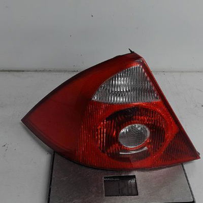 Feu arrière gauche Ford MONDEO III A trois volumes (B4Y) 2.0 16v tddi - tdci (2000-2007)
