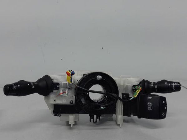 Interrupteur commande de frein a main Renault MEGANE III Grandtour (KZ0-1) 1.6 bifuel (kz03) (2008)