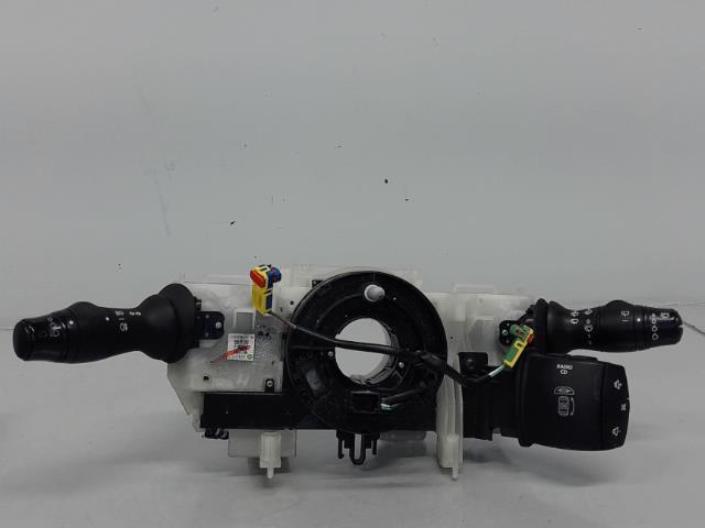 Interrupteur commande de frein a main Renault MEGANE III Grandtour (KZ0-1) 1.6 bifuel (kz03) (2008)