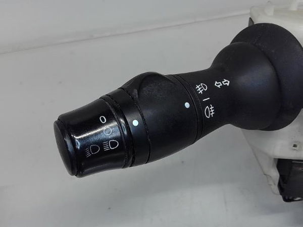 Interrupteur commande de frein a main Renault MEGANE III Grandtour (KZ0-1) 1.6 bifuel (kz03) (2008)