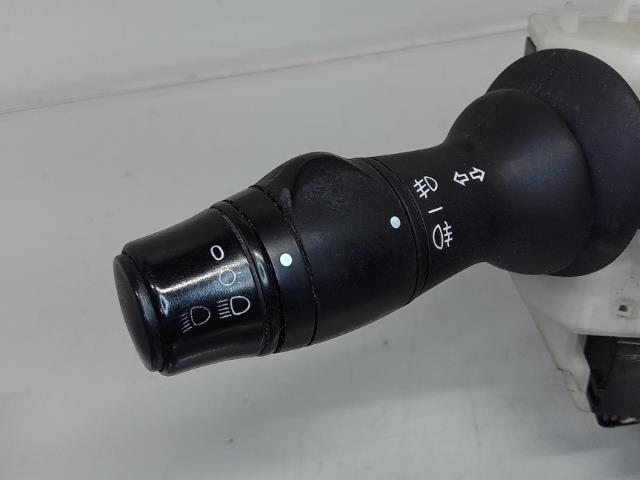 Interrupteur commande de frein a main Renault MEGANE III Grandtour (KZ0-1) 1.6 bifuel (kz03) (2008)
