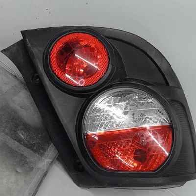 Feu arrière gauche Chevrolet AVEO 3-5 portes (T300) 1.2 (2011)