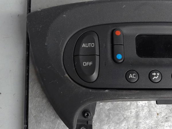 Commande de chauffage Renault SCÉNIC I Monospace (JA0-1_, FA0_) 1.6 (ja00, ja16, ja15, ja19, ja1v, ja2b, ja2c, ja0b,... (1999-2003) 5 portes