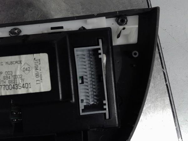 Commande de chauffage Renault SCÉNIC I Monospace (JA0-1_, FA0_) 1.6 (ja00, ja16, ja15, ja19, ja1v, ja2b, ja2c, ja0b,... (1999-2003) 5 portes