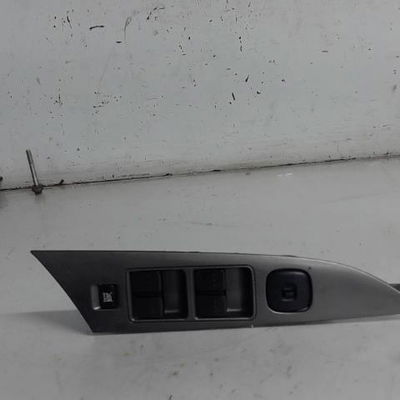 Commande lève-glace porte avant gauche Mazda 3 A trois volumes (BK) 1.6 di turbo (bk12y) (2004-2009)