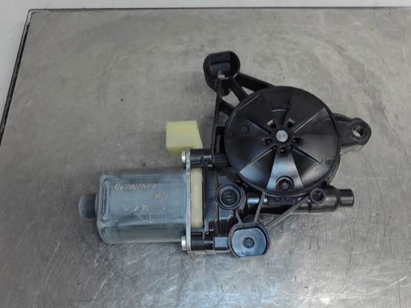 Moteur essuie-glace av droit Skoda OCTAVIA III (5E3, NL3, NR3) 2.0 tdi rs (2013-2020)