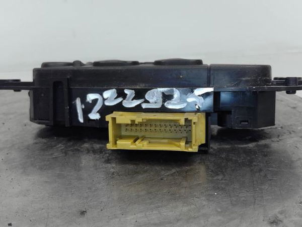 Commande lève-glace porte avant gauche Jaguar S-TYPE II (X200) 2.5 v6 (2002-2007)