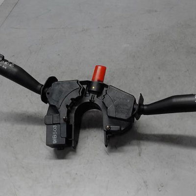 Interrupteur commande de frein a main Ford PUMA (EC_) 1.4 16v (1997-2000)