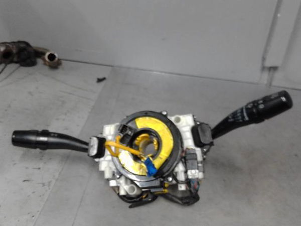 Interrupteur commande de frein a main Hyundai TUCSON (JM) 2.0 crdi traction intégrale (2004-2010)