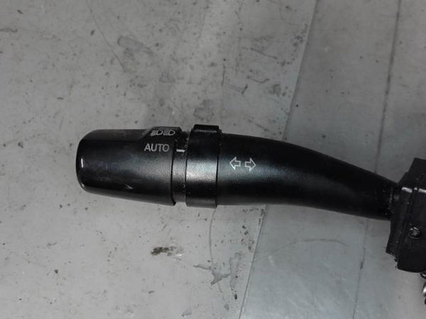 Interrupteur commande de frein a main Hyundai TUCSON (JM) 2.0 crdi traction intégrale (2004-2010)