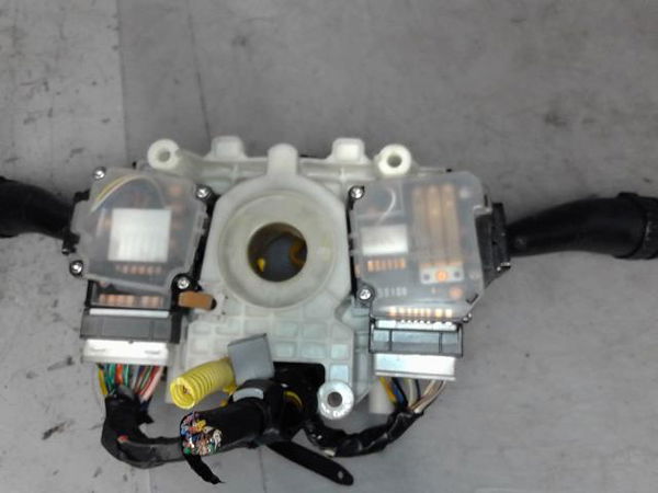 Interrupteur commande de frein a main Hyundai TUCSON (JM) 2.0 crdi traction intégrale (2004-2010)