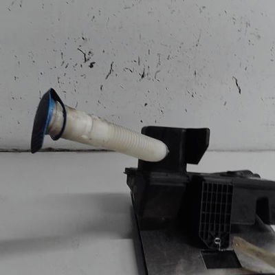 Reservoir lave-glace avant Volkswagen TIGUAN (5N_) 2.0 tdi (2008-2018)