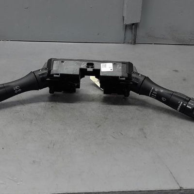 Interrupteur commande de frein a main Nissan MICRA IV (K13K) 1.2 (2010-2015)