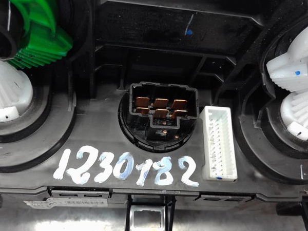 Commande de chauffage Hyundai I10 II (BA, IA) 1.2 (2013)