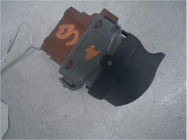 Commande lève-glace porte avant droite Renault LAGUNA II Grandtour (KG0-1_) 1.9 dci (kg1a, kg1w, kg0g) (2005-2007)