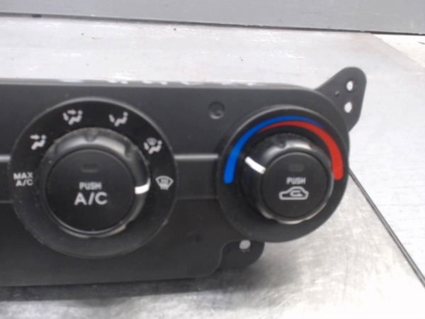 Commande de chauffage Kia CERATO I A trois volumes (LD) 1.6 crdi (2005-2009)