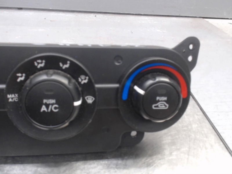Commande de chauffage Kia CERATO I A trois volumes (LD) 1.6 crdi (2005-2009)