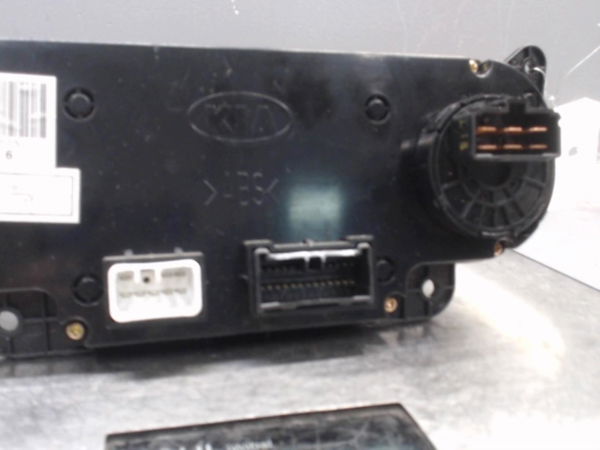 Commande de chauffage Kia CERATO I A trois volumes (LD) 1.6 crdi (2005-2009)