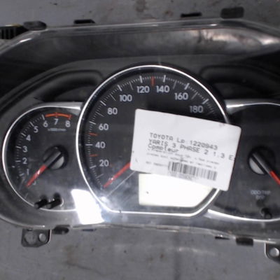 Compteur Toyota YARIS (_P13_) 1.3 (nsp130_) (2011)