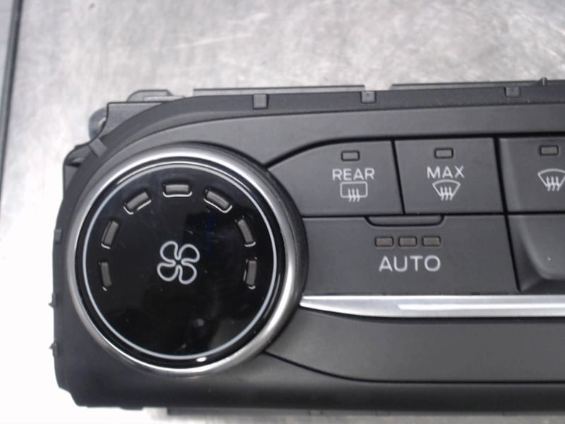 Commande de chauffage Ford FIESTA VII (HJ, HF) 1.1 ti-vct (2017)