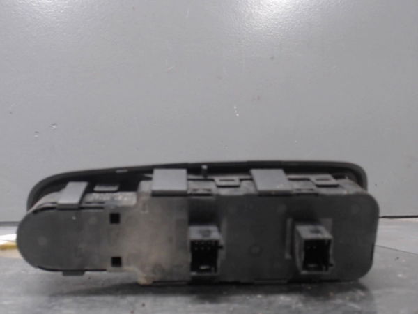Commande lève-glace porte avant gauche Citroën C4 GRAND PICASSO I (UA_) 2.0 hdi 150 (2009-2013)