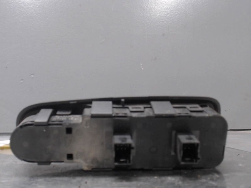 Commande lève-glace porte avant gauche Citroën C4 GRAND PICASSO I (UA_) 2.0 hdi 150 (2009-2013)