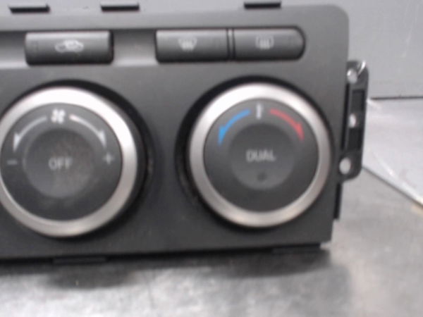 Commande de chauffage Mazda 6 A trois volumes (GH) 2.2 mzr-cd (gh10) (2009-2012)