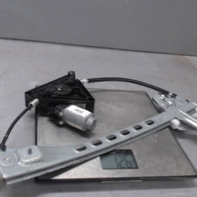 Moteur essuie-glace av droit Toyota AYGO (_B4_) 1.0 (kgb40) (2014)