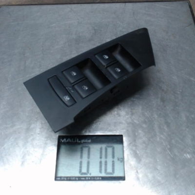 Commande lève-glace porte avant gauche Opel ASTRA J Sports Tourer (P10) 1.7 cdti (35) (2010-2015)