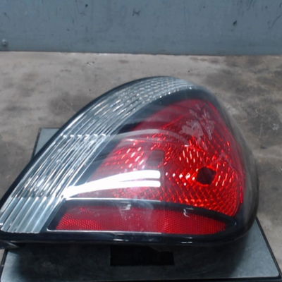 Feu arrière droit Kia RIO II A trois volumes (JB) 1.4 16v (2005-2011)
