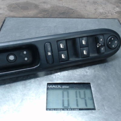 Commande lève-glace porte avant gauche Peugeot 407 (6D_) 2.0 hdi (6drhrh) (2009-2010)