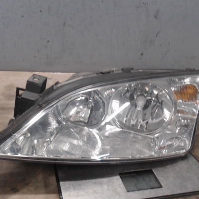 Phare gauche Ford MONDEO III A trois volumes (B4Y) 1.8 16v (2000-2007)