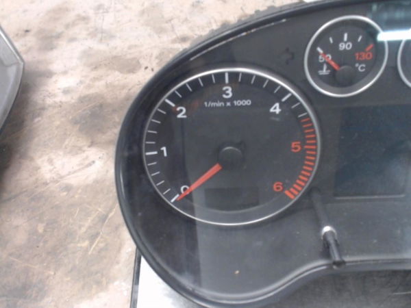 Compteur Audi A3 Sportback (8PA) 2.0 tdi (2004-2013) 5 portes