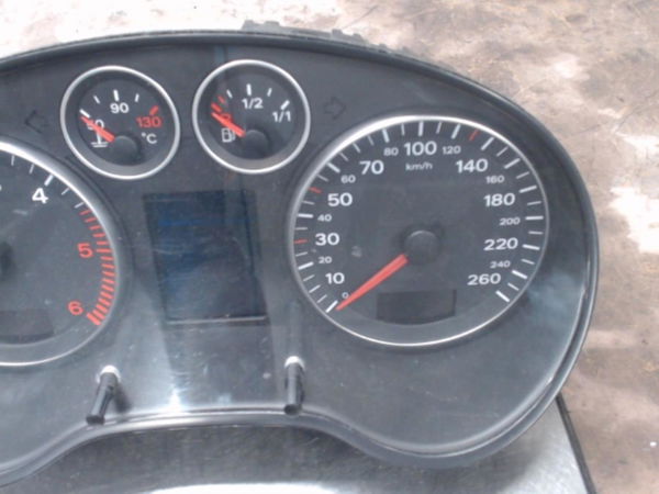 Compteur Audi A3 Sportback (8PA) 2.0 tdi (2004-2013) 5 portes
