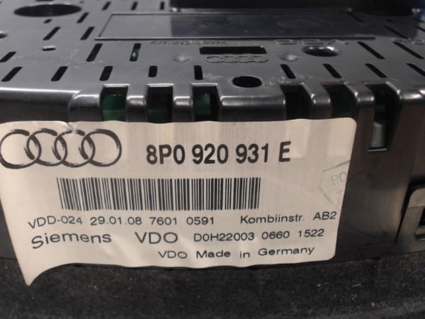 Compteur Audi A3 Sportback (8PA) 2.0 tdi (2004-2013) 5 portes