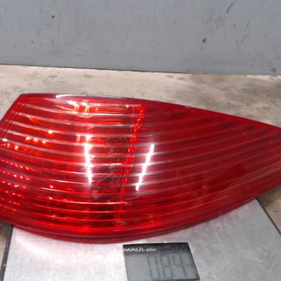 Feu arrière droit Peugeot 607 (9D, 9U) 2.0 hdi (2005-2011)