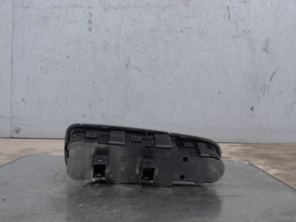 Commande lève-glace porte avant gauche Citroën C4 GRAND PICASSO I (UA_) 2.0 hdi 150 (2009-2013)