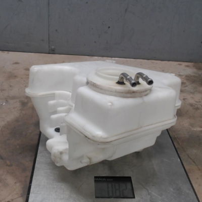 Reservoir lave-glace avant Mercedes-benz CLASSE B Sports Tourer (W245) B 160 (245.231) (2009-2011)
