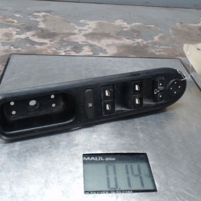 Commande lève-glace porte avant gauche Peugeot 407 SW (6E_) 2.0 hdi (2008-2010)