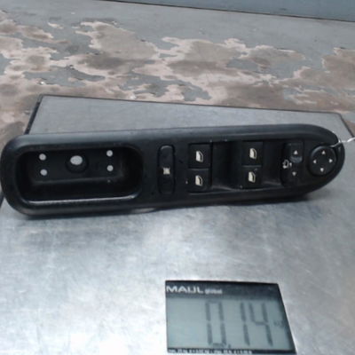 Commande lève-glace porte avant gauche Peugeot 407 (6D_) 2.0 hdi (6drhrh) (2009-2010)