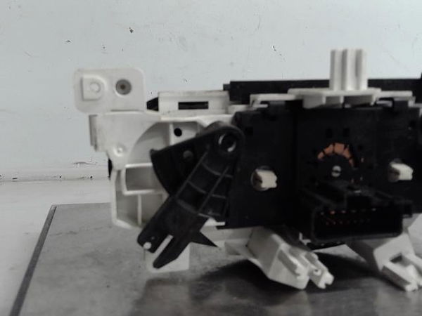 Commande de chauffage Renault TWINGO III (BCM_, BCA_) 0.9 tce 95 (2019)