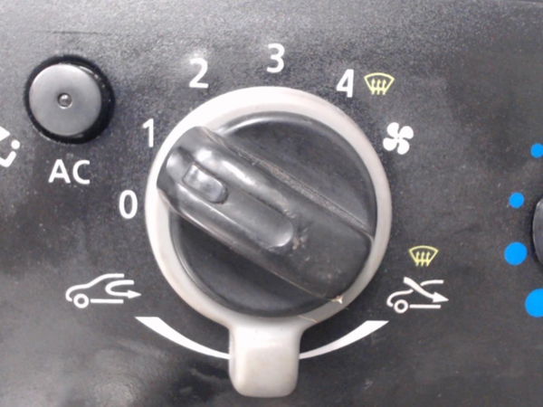 Commande de chauffage Dacia DUSTER (HS_) 1.5 dci (hsmc) (2010-2018)