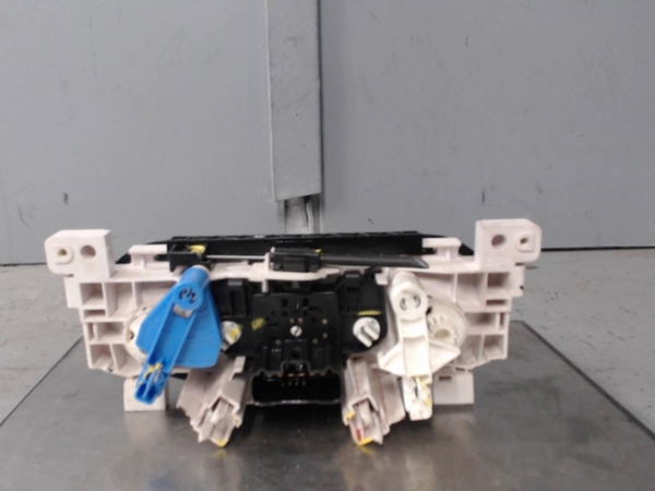 Commande de chauffage Dacia DUSTER (HS_) 1.5 dci (hsmc) (2010-2018)