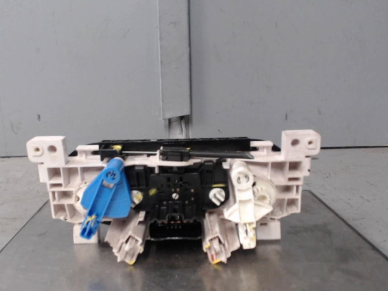 Commande de chauffage Dacia DUSTER (HS_) 1.5 dci (hsmc) (2010-2018)