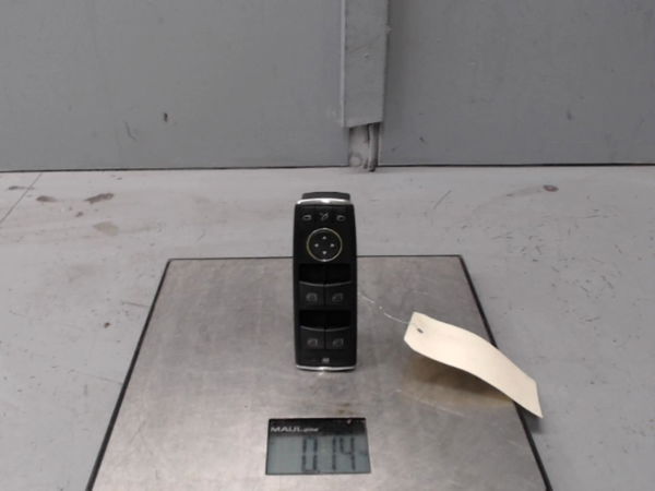 Commande lève-glace porte avant gauche MERCEDES CLASSE GLK 204