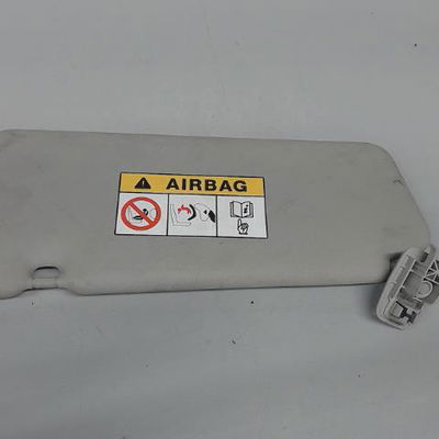 Pare-soleil droit Renault MEGANE III 3-5 portes (BZ0-1_, B3_) 1.5 dci (bz09, bz0d, bz1w, bz29, bz14) (2009) 5 portes