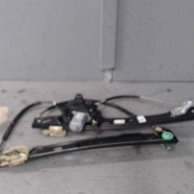 Moteur essuie-glace av droit Ford C-MAX II (DXA-CB7, DXA-CEU) 1.5 tdci (2015-2019)